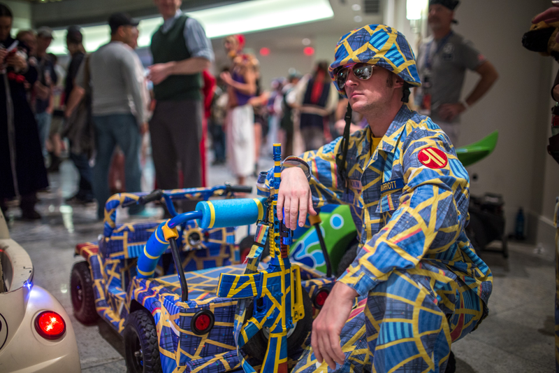Illustration for article titled Dragon Con Day 4: No Sleep, Sore Feet, and Still Going With Great Costumes